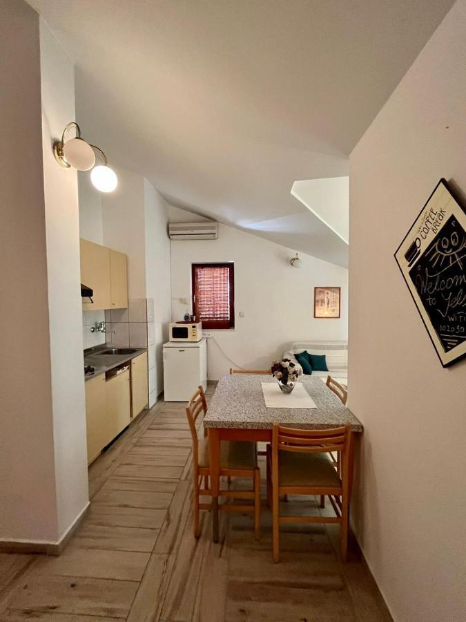 耶尔萨Gorana Apartman With Swimming Pool公寓 外观 照片